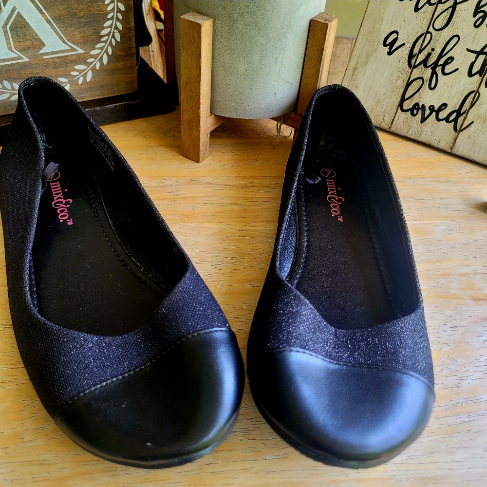 Mix & Co Cap Toe Flats